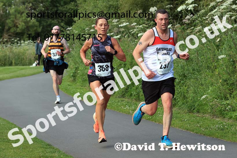 The 2024 Tynedale Pie n Peas 10k Road Race, Ovington to Low Prudhoe Country Park, Northumberland.  Photo: David T. Hewitson/Sports for All Pics